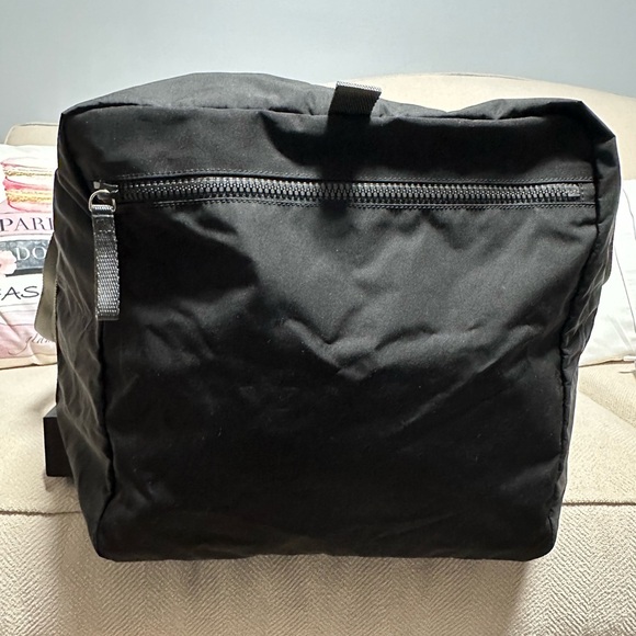 Prada sport duffle comes with authentication card - Picture 5 of 12